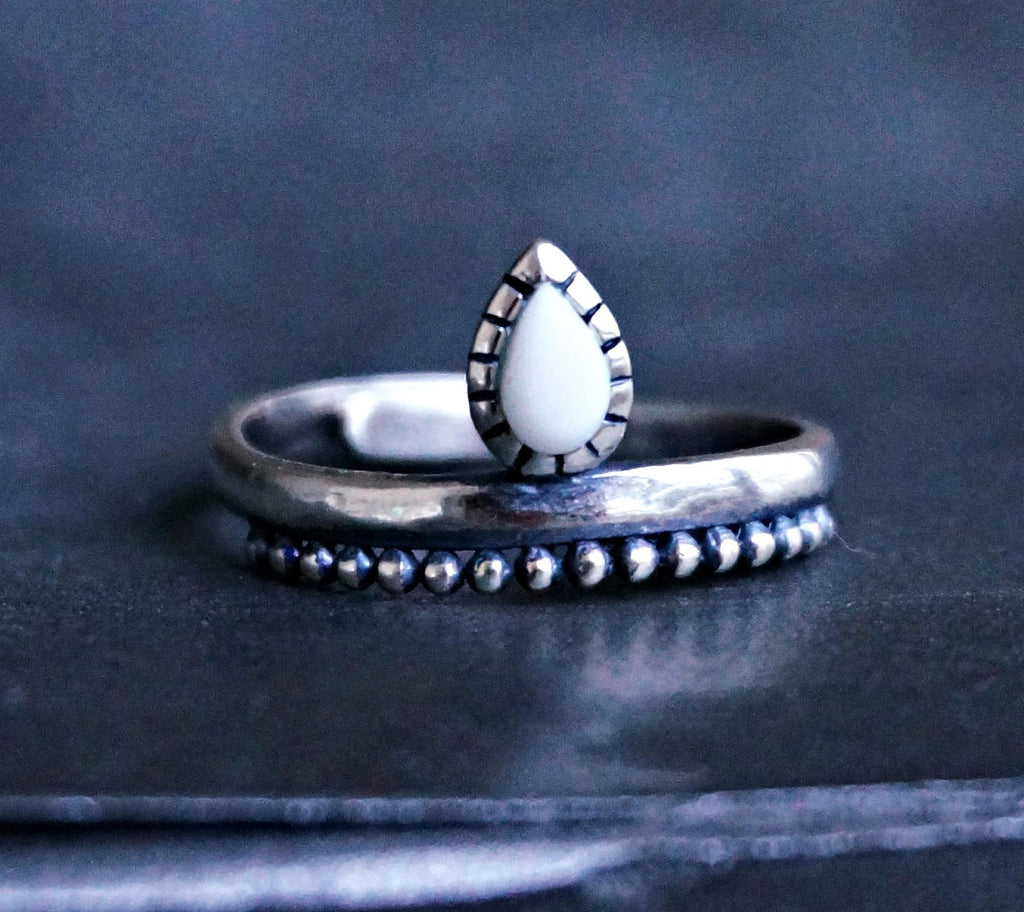 Bipana White Agate Ring