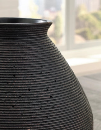 Ribbed Henley Vase