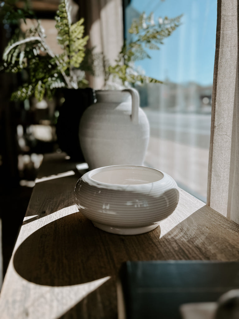 RAISED WHITE CERAMIC BOWL